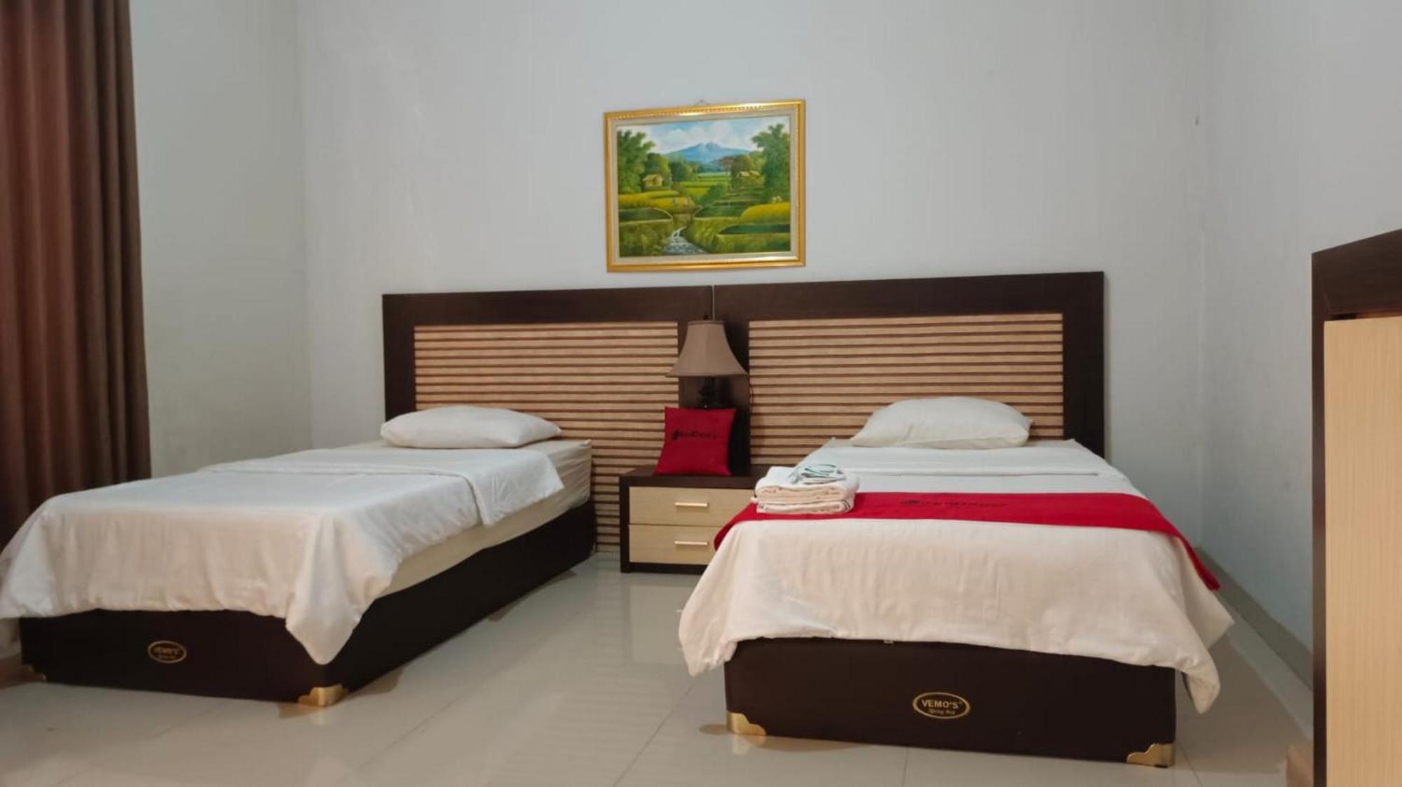 Reddoorz Syariah At Grand Taufiq Tarakan Exterior foto