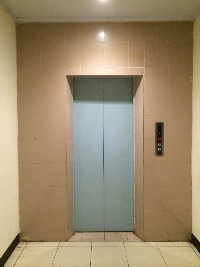 Reddoorz Syariah At Grand Taufiq Tarakan Exterior foto